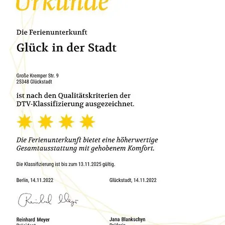 Διαμέρισμα Glueck In Der Stadt *